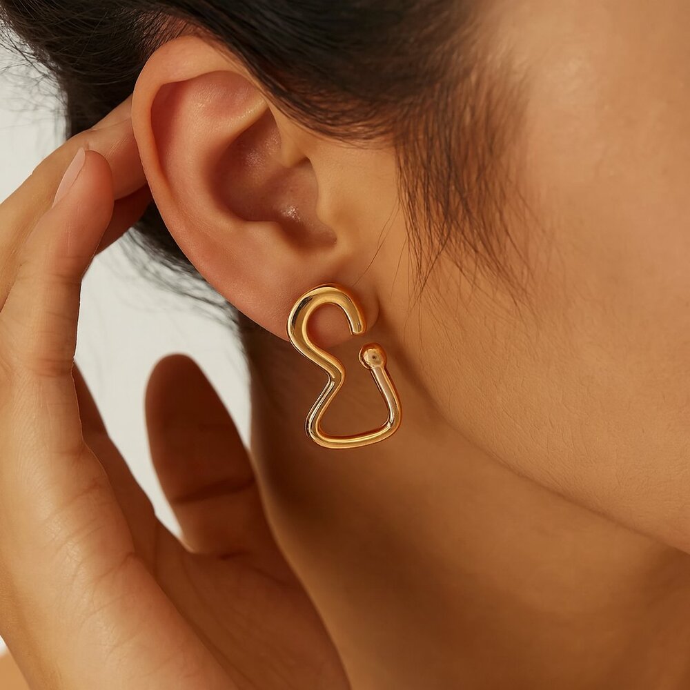 Elegant 18K Gold-Filled Teardrop Hoop Earrings – Modern Minimalist Design